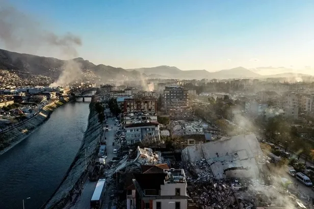 depreme-yardim-eden-ulkeler-listesi-2023-hangi-ulke-ne-yardim-gonderiyor-dunyadan-turkiyeye-buyuk-destek-1676196000193.jpeg Depreme yardım eden ülkeler listesi 2023! Dünyadan Türkiye'ye büyük destek! Hangi ülke, ne yardım gönderiyor?-5