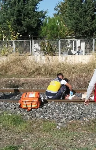 Son dakika: Manisa'da yük treninin çarptığı adam hayatını kaybetti