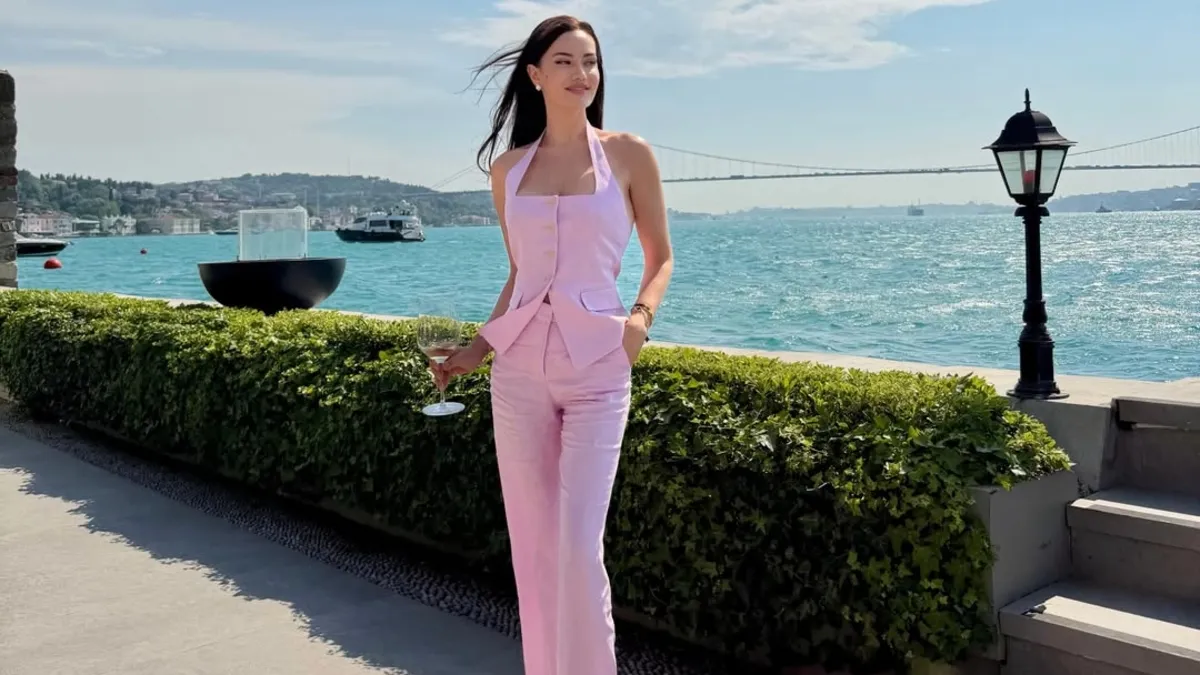 Fahriye Evcen 40'ıncı yaş gününü çiçekler içinde kutladı: Do