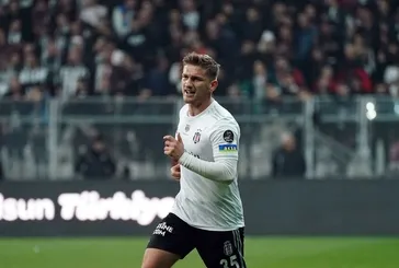 Semih Kılıçsoy imza için gidiyor