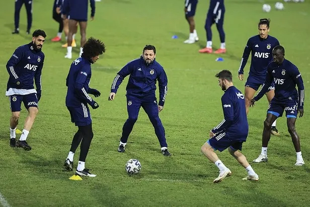 Fenerbahçe'de Erol Bulut ilk 11 kararını verdi! Osayi Çaykur Rizespor'a karşı oynayacak mı?-5