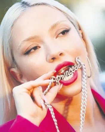 engincan-ural-ile-merve-kayanin-bosanma-iddialarina-kaynana-sibel-candan-jet-yalanlama-saklambac-haberleri-1669846398846.jpeg Engincan Ural ile Merve Kaya'nın boşanma iddialarına kaynana Sibel Can'dan jet yalanlama | Saklambaç haberleri-8