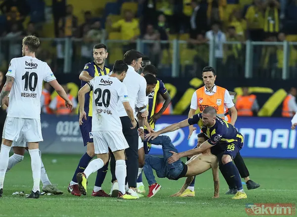 Ankara'da saha karıştı! Tribünden inen taraftar Beşiktaşlı Salih Uçan'ı tekmeledi, Josef kırmızı kart gördü - 21
