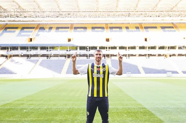 turkiyede-transfer-cilginligi-1694739924657.jpeg Türkiye’de transfer çılgınlığı İngiliz basınında geniş yer buldu: "Transfer çılgınlığı yaşanıyor"-3