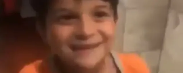 Ebru Şallının vefat eden oğlu Parsın Anneme aşığım videosu yürekleri yaktı | VİDEO