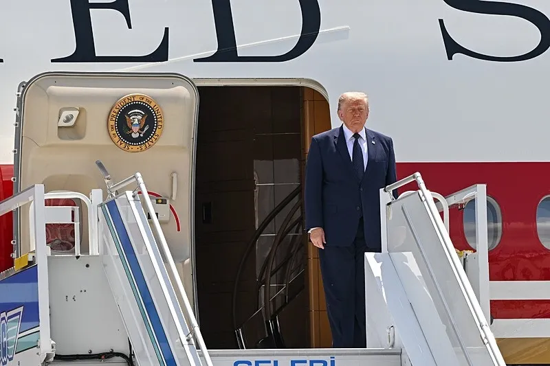 Dünyanın takip ettiği uçak: Trump Ankara'ya "Uçan Beyaz Saray'la" geldi-7
