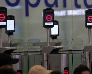 Hong Kong Uluslararası Havalimanında uçuşlar tekrar durduruldu