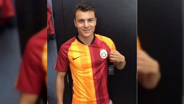 Galatasaray Kasımpaşa maçına damga vuran kare! Yusuf Erdoğan Fatih Terim'in önünde...-4