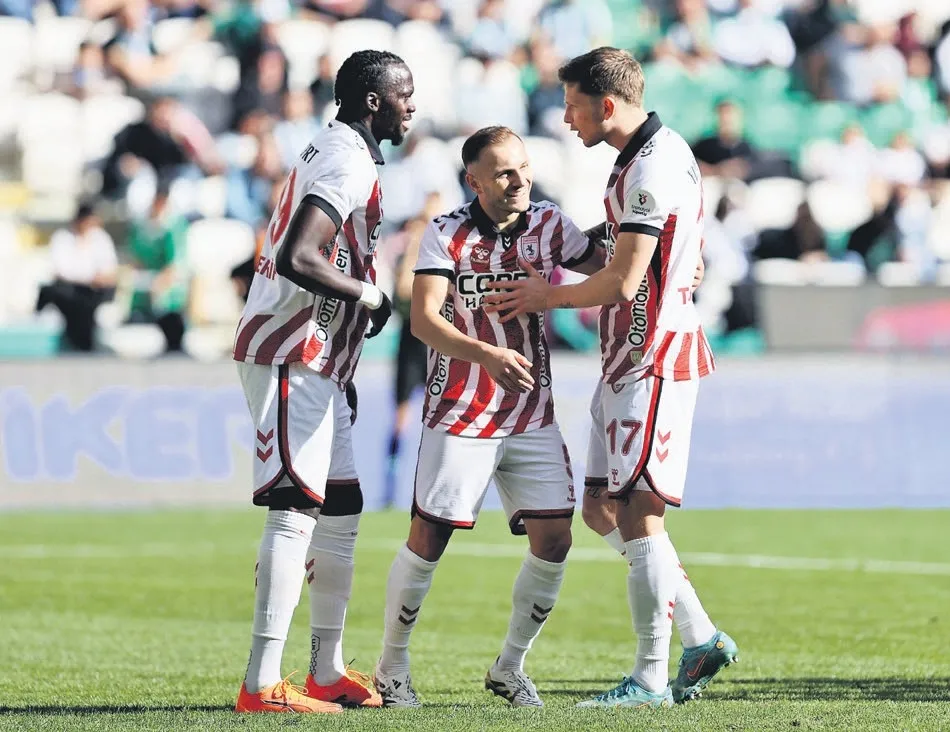 Samsun 3 puanı 3 golle aldı