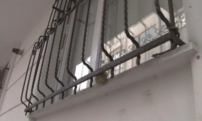 esenyurtta-sok-olay-sokak-sokak-gezdi-10-kisiyi-bicakladi-gupegunduz-dehset-sacan-saldirgan-yakalandi-1705945079774.jpeg Esenyurt'ta şok olay: Sokak sokak gezdi 10 kişiyi bıçakladı! Güpegündüz dehşet saçan saldırgan yakalandı-6