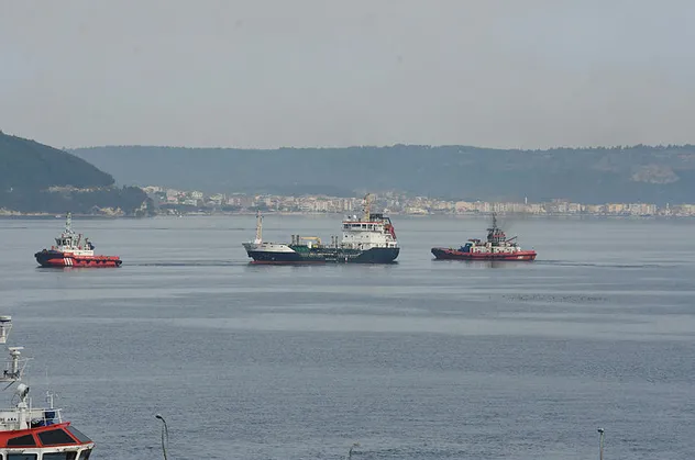 Çanakkale Boğazı'nda alarm! Ekipler harekete geçti