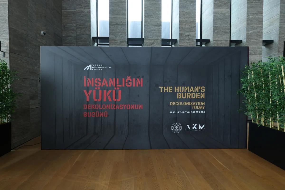 world-decolonization-forum-insanligin-yuku-dekolonizasyonun-bugunu-sergisi-ile-basladi-1778336847497.jpg