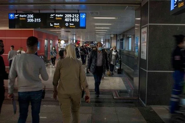 istanbul-sabiha-gokcen-havalimaninda-bir-garip-olay-ceza-yiyince-turkce-konusmaya-basladi-1606496904146.jpeg İstanbul Sabiha Gökçen Havalimanı'nda bir garip olay: Ceza yiyince Türkçe konuşmaya başladı-4