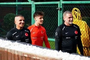 1689280346998.jpeg Trabzonspor'un yeni transferleri Dimitrios Kourbelis iddialı konuştu: İz bırakmak istiyorum-6