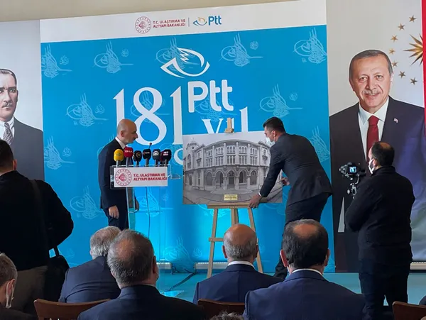 sirkeci-buyuk-postane-hizmet-binasindan-sokulen-2-abdulhamidin-tugrasi-94-yil-sonra-tekrar-asildi-1634902461385.jpg Sirkeci Büyük Postane Hizmet Binası'ndan sökülen 2. Abdülhamid'in tuğrası 94 yıl sonra tekrar asıldı-5