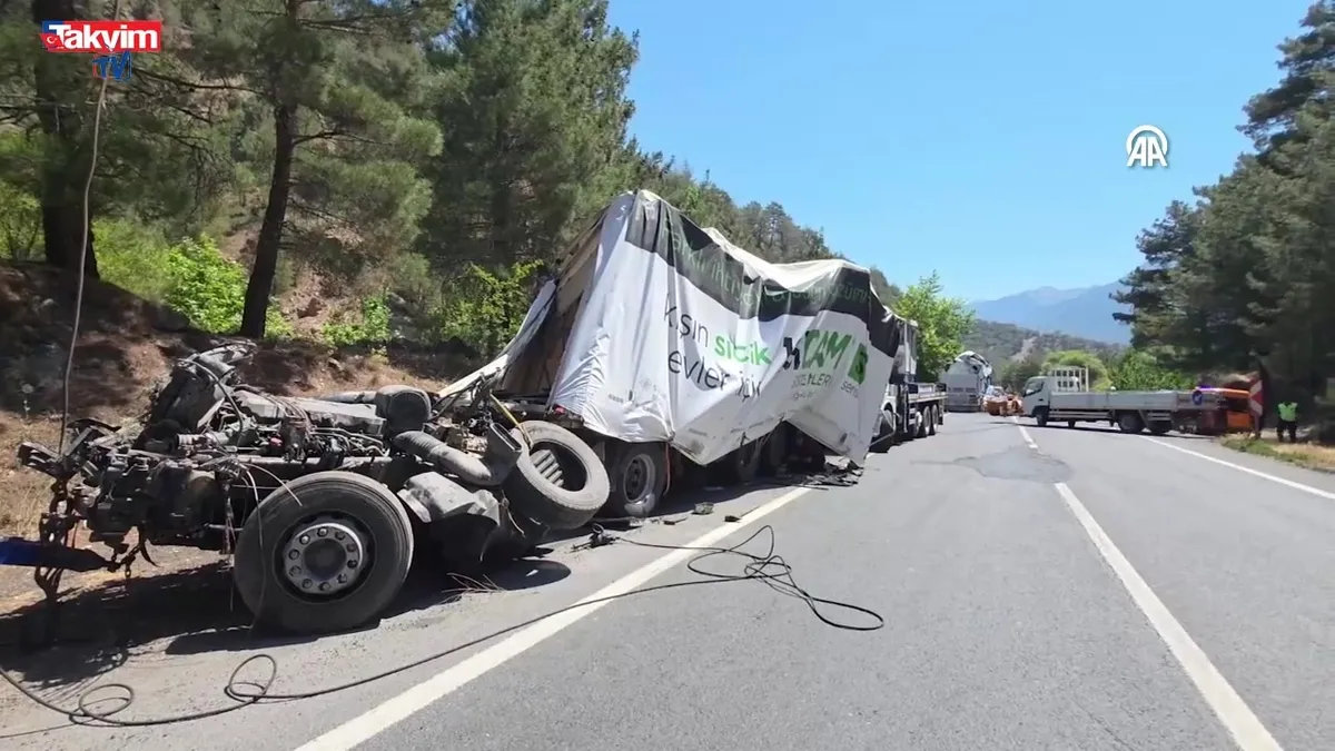 Pozantı'da 3 tırlı kaza: 1 ölü