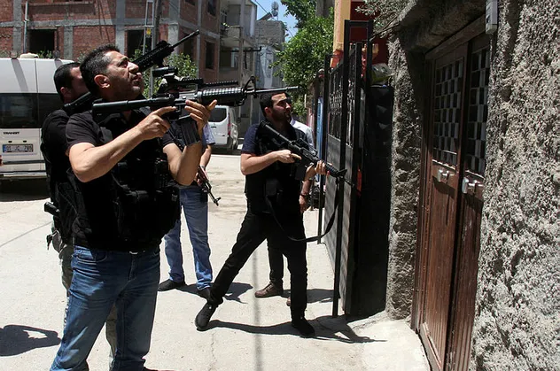 DEAŞ'ın bombacıları Adana'da yakalandı