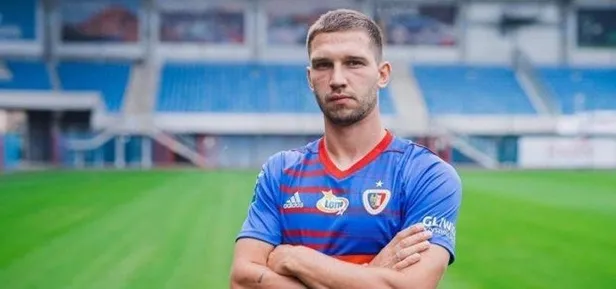 trabzonspor-santrfor-avinda-hedefte-jakub-swierczok-var-1623002774238.jpeg Trabzonspor santrfor avında! Hedefte Jakub Swierczok var...-3
