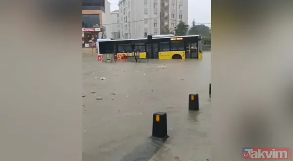İstanbul'da şiddetli yağış! İETT otobüsünün içi ve metro durakları göle döndü... Ekrem İmamoğlu'na tepki yağıyor - 19