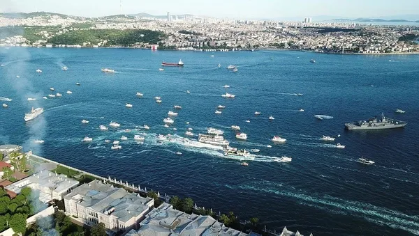 Beşiktaş donanması boğazda görsel şölene imza attı-4