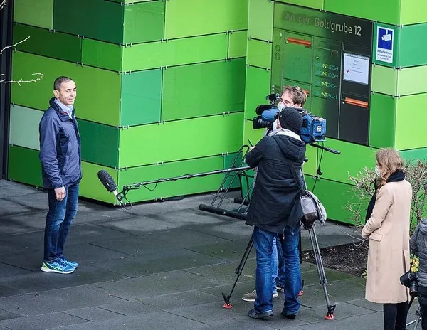 dunyayi-kurtaran-koronavirus-asisini-gelistiren-prof-dr-ugur-sahin-mutevaziligiyla-dikkat-cekti-1608675261637.jpeg Dünyayı kurtaran koronavirüs aşısını geliştiren Prof. Dr. Uğur Şahin mütevazılığıyla dikkat çekti-1