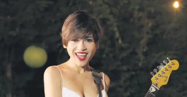 Şarkıcı Aydilge ile eşi Utku Barış Andaç'tan karantina albümü