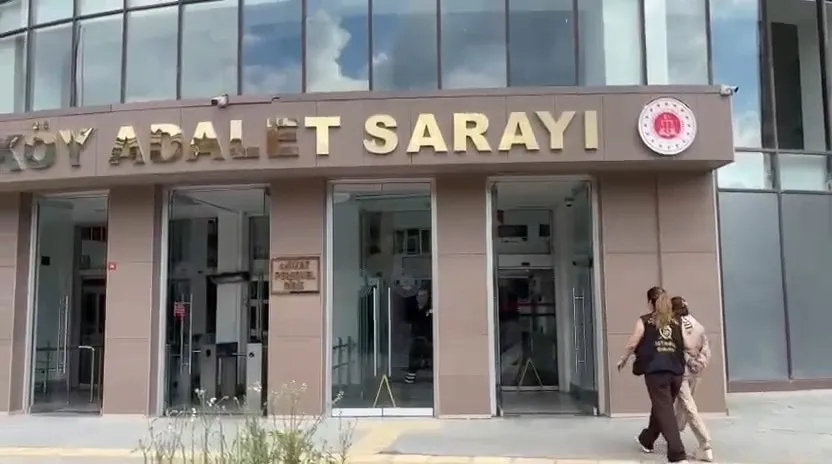 bakirkoydeki-epilasyon-merkezinde-skandal-kadinlarin-goruntulerini-para-karsiligi-sattilar-ifadeleri-takvimde-1788074972253.jpeg Bakırköy'deki epilasyon merkezinde skandal! Kadınların görüntülerini para karşılığı sattılar: İfadeleri Takvim'de-5