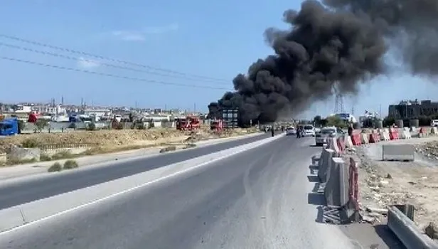 Son dakika yangın İstanbul! Tır garajı alev alev