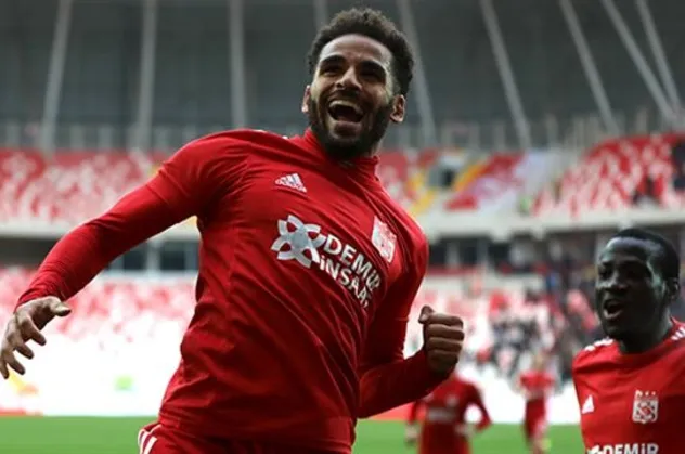 Galatasaray Sivasspor'dan Douglas ile anlaştı