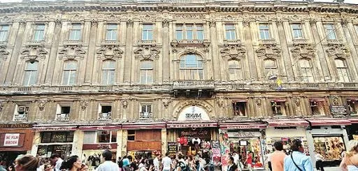 Büyük Kulüp, 1882'de Beyoğlu'ndaki binada Cercl'e d'Orient adıyla açılmıştı-8