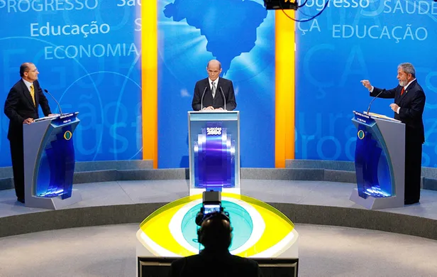 Brezilya'da ödüllü haber sunucusu helikopter kazasında öldü-3