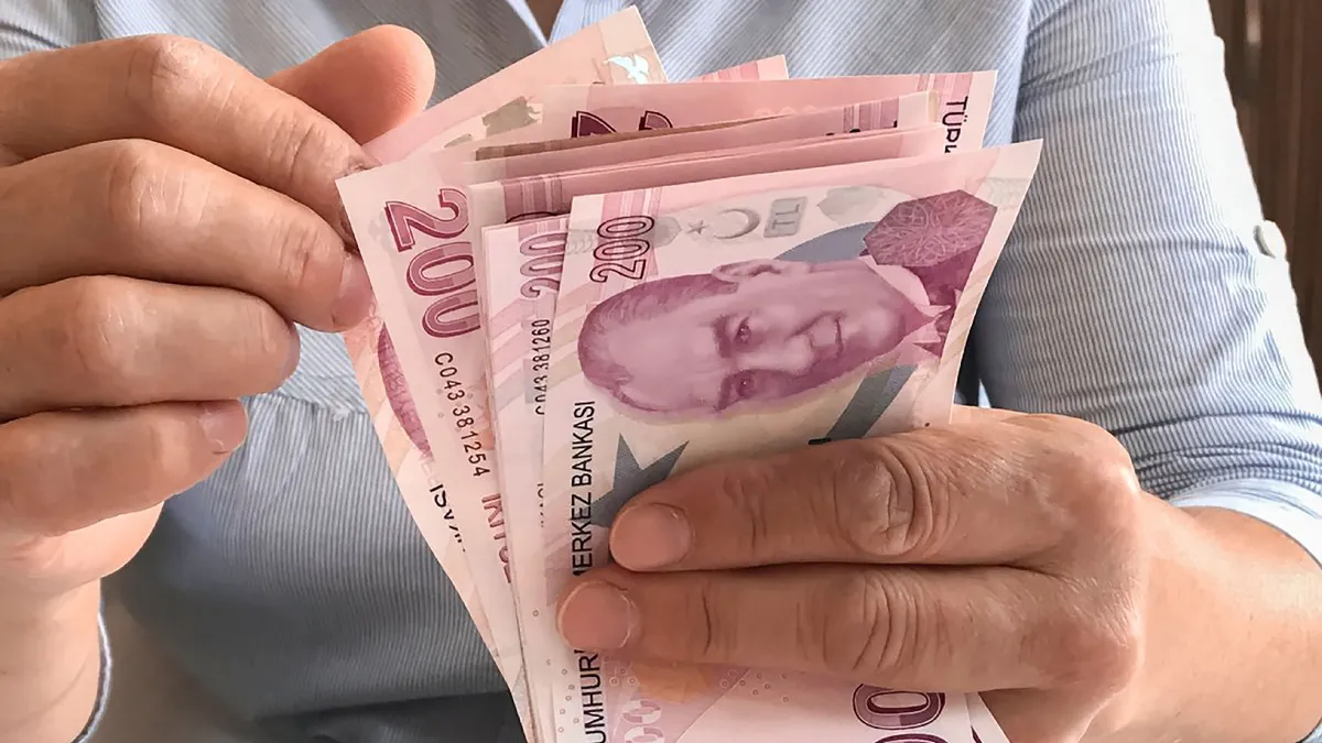 TEMMUZ ZAMMINDA İKİ FARKLI ORAN ÇIKTI! SSK ve Bağkur emeklilerine ayrı memurlara ayrı hesap! İşte kalem kalem zamlı maaşlar