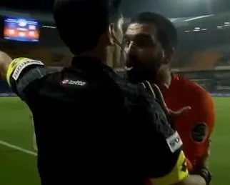 Arda Turan’dan olay hareket