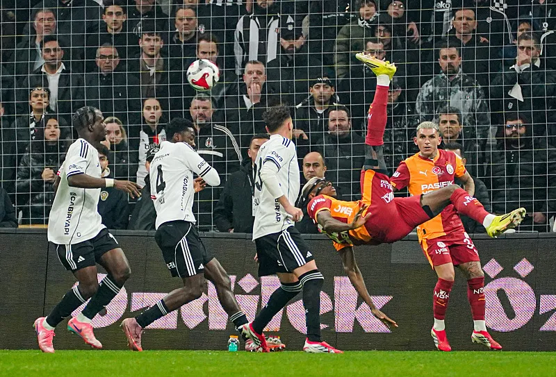 Spor yazarları Beşiktaş - Galatasaray derbisini değerlendirdi! "İnanılmaz acemi" - 17