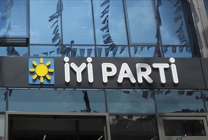İYİ Parti’de istifa depremi