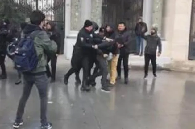 İstanbul Valiliği'nden Beyazıt'taki öğrenci eylemine müdahaleye ilişkin açıklama