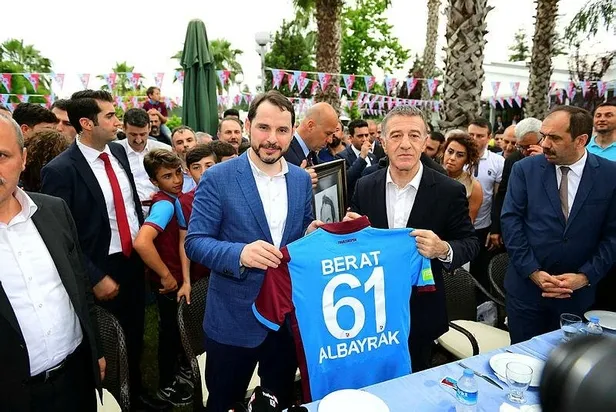 Trabzon'da Bakan Albayrak'a şampiyonluk forması-4