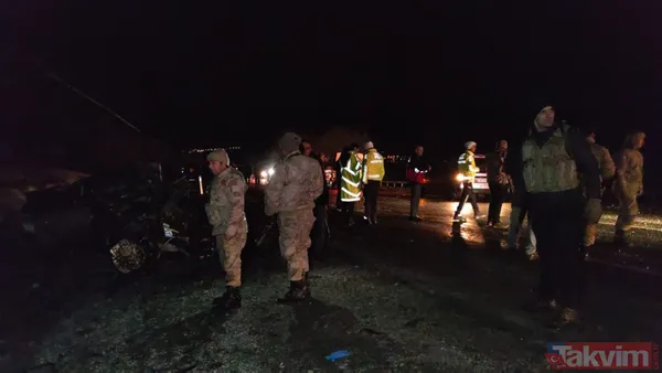 Van'da feci kaza! İşçi minibüsü ile otomobil çarpıştı: Çok sayıda yaralı... - 5