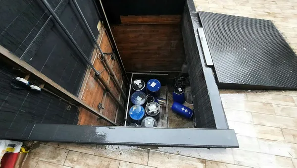 Beyoğlu'nda yük asansörü düştü: 5 yaralı-2