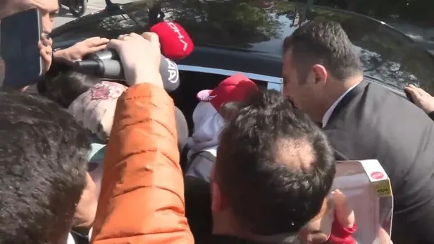 milli-irade-baskan-erdoganin-yaninda-uskudarda-sevgi-seli-reis-seni-yalniz-birakmayacagiz-dualarimiz-sizinle-1683467370294.jpeg Milli irade Başkan Erdoğan'ın yanında! Üsküdar'da sevgi seli: "Reis seni yalnız bırakmayacağız, dualarımız sizinle"-3