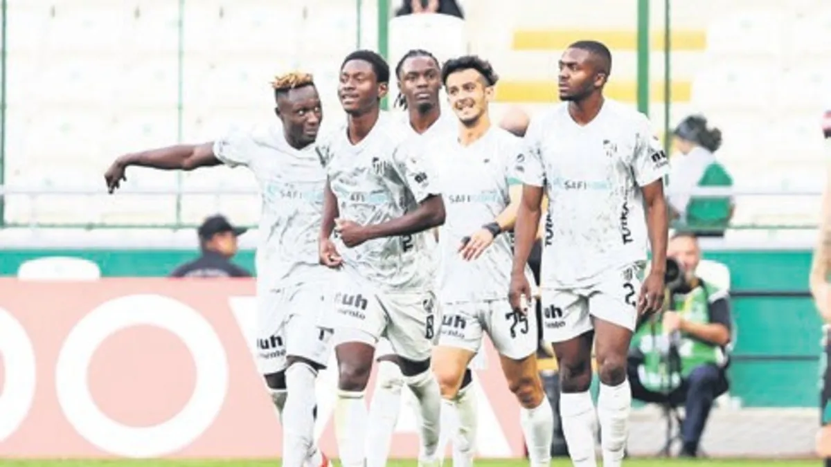 Kocaelispor konya deplasmanından 3-2 galip ayrıldı