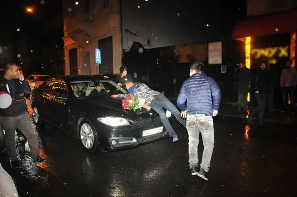 Bengü ve sevgilisi Selim Selimoğlu’na bahşiş tacizi!-2