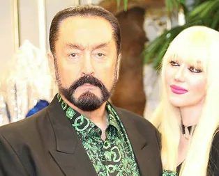 Adnan Oktara kız bulan isimden hakime ilginç cevaplar: Şurada bir müzik açsak da...