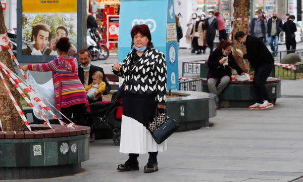 vaka-oraninin-iki-katina-ciktigi-yogun-bakim-doluluk-oraninin-yuzde-71den-fazla-oldugu-antalyada-ek-tedbirler-alindi-1607927975893.jpg Vaka oranının iki katına çıktığı yoğun bakım doluluk oranının yüzde 71'den fazla olduğu Antalya'da ek tedbirler alındı-5