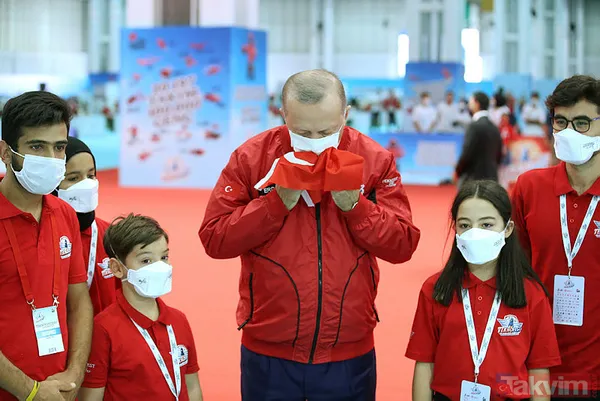 Cumhurbaşkanı Erdoğan, Gaziantep'te Teknofest standlarını gezdi - 5