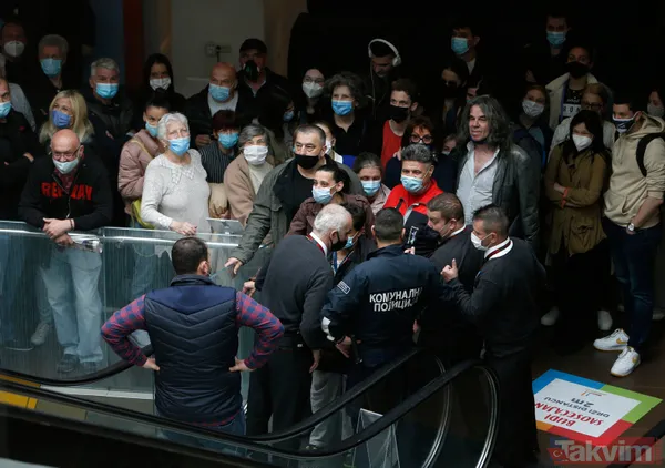 Koronavirüs aşısı olana 250 TL kampanyası Sırbistan'da izdiham yarattı! Jelena Karleusa da aşı oldu - 11