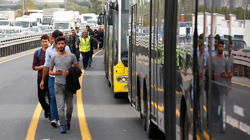 karar-resmi-gazetede-kurban-bayraminda-ulasim-ucretsiz-mi-kopru-ve-otoyollar-bedava-mi-1779803872533.jpg Kurban Bayramı'nda hangi yollar ücretsiz? Köprü ve otoyollar bedava mı?-4