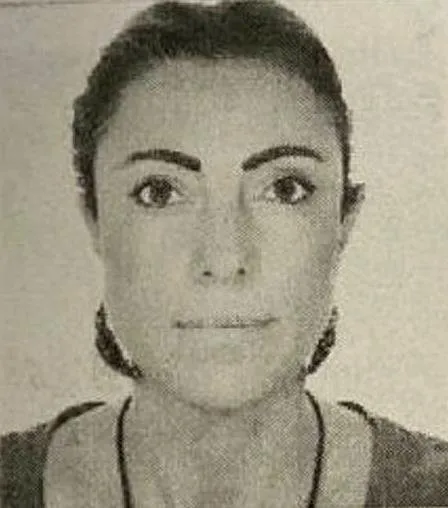 ingilterede-yasayan-turk-kadin-kilolarindan-kurtulmak-icin-turkiyede-ameliyati-oldu-evliligi-bitti-1653027795951.jpg İngiltere'de yaşayan Türk kadın kilolarından kurtulmak için Türkiye'de ameliyat oldu evliliği bitti-4