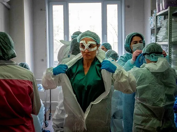 Rusya'da umut veren gelişme! Yeni vaka sayısında düşüş sinyali-1