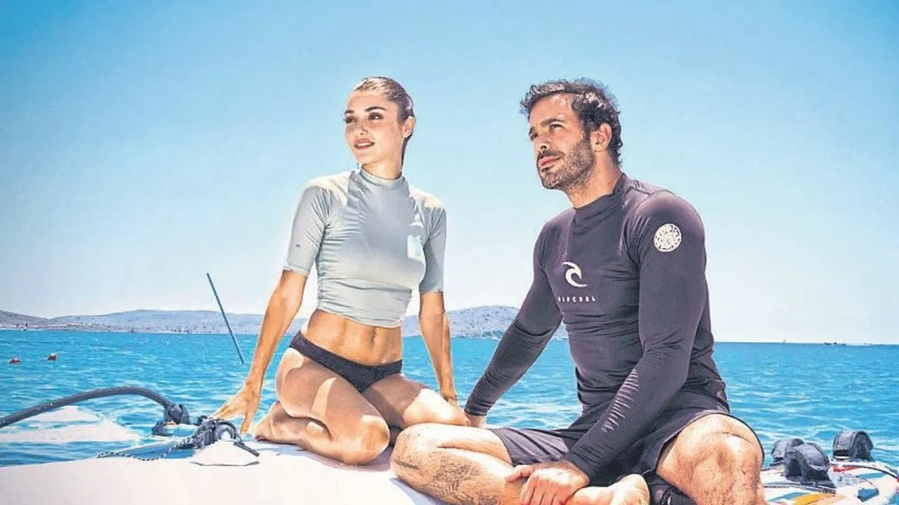 Barış Arduç ve Hande Erçel’in Rüzgara Bırak filmi zirveye yerleşti!